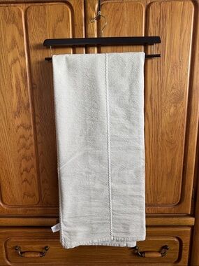 Better Homes And Gardens Cream Textured Table Cloth